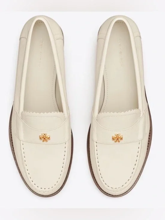 Tory Burch | Classic Slip On Double T Scalloped Leather Loafer in New Ivory 7.5 - Picture 2 of 13